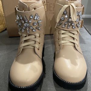 NWT Steve Madden kids beige boots